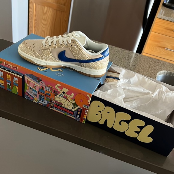 nike dunk low “montreal bagel” sneakers - Picture 1 of 1